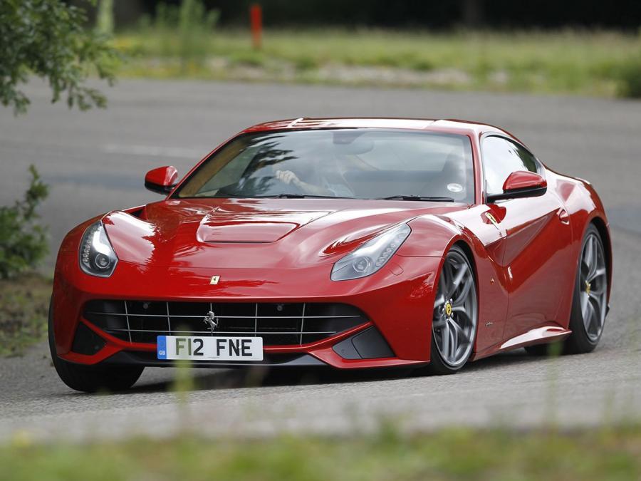  Ferrari F12berlinetta 2012 года  (UK) (фото 5 из 9)